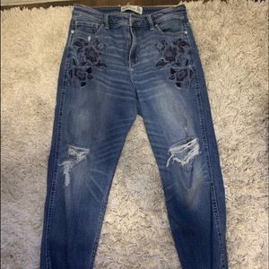 Girlfriend Jean- Embroidered